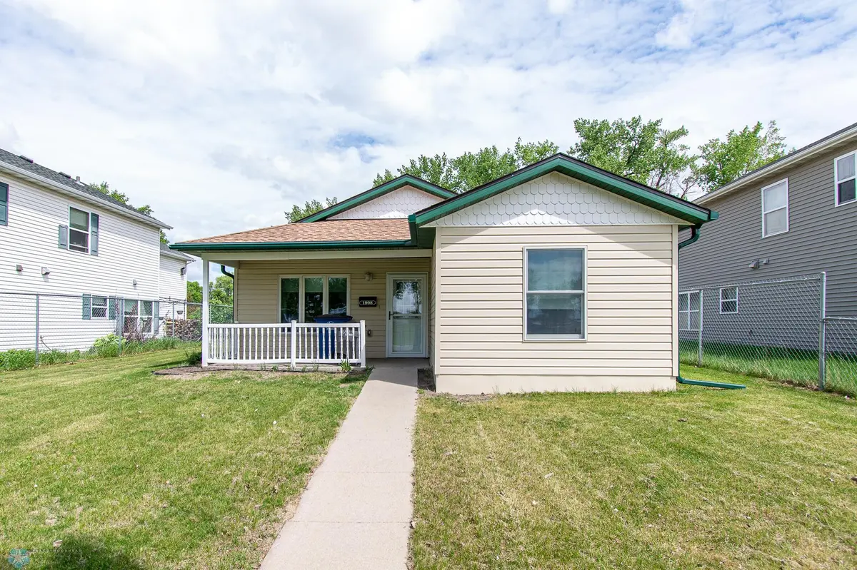 1908 4th AVE N, Moorhead, MN 56560