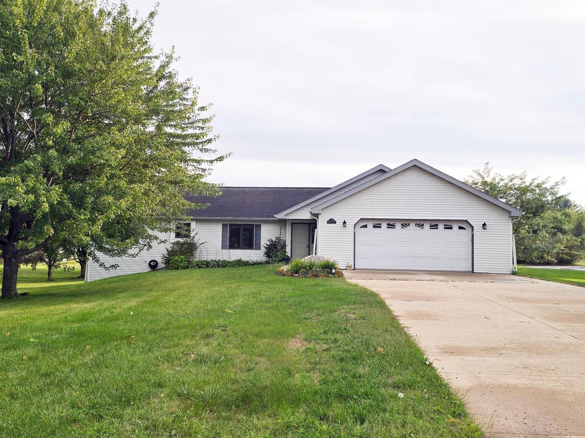 105 Park View DR, Vergas, MN 56587