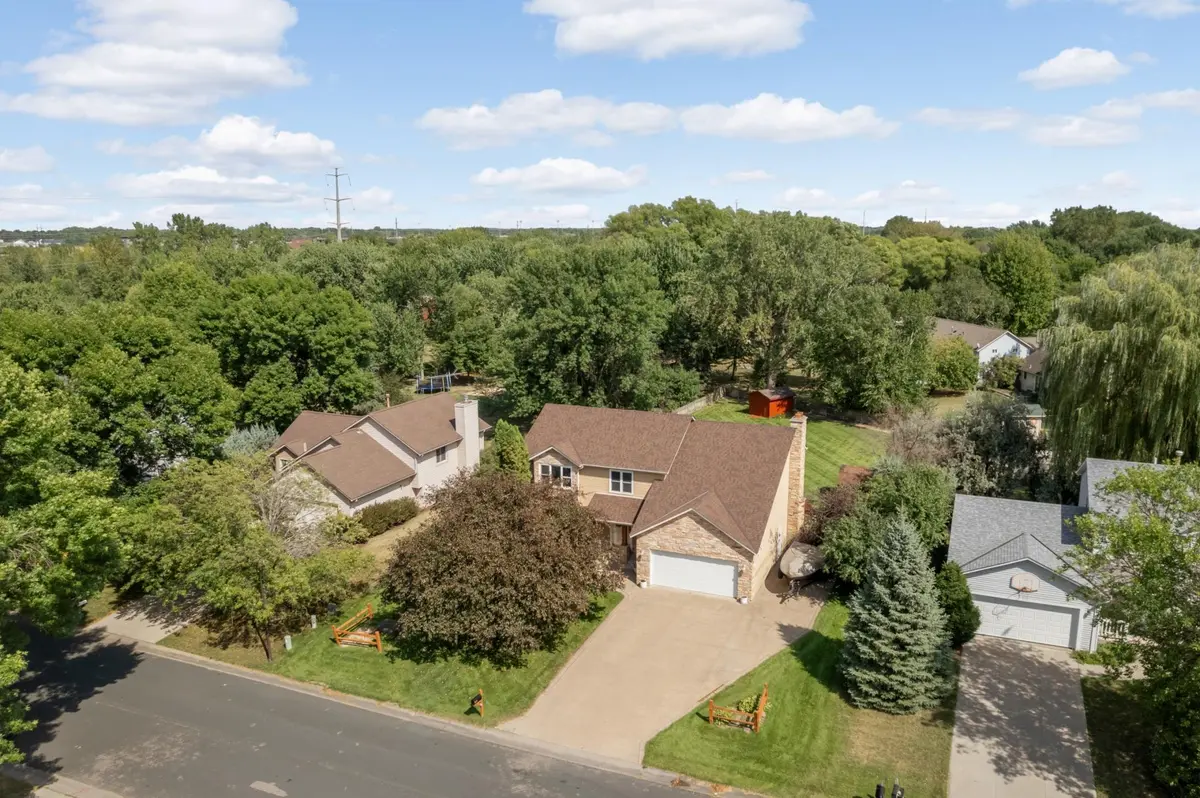 9622 Polaris LN N, Maple Grove, MN 55369