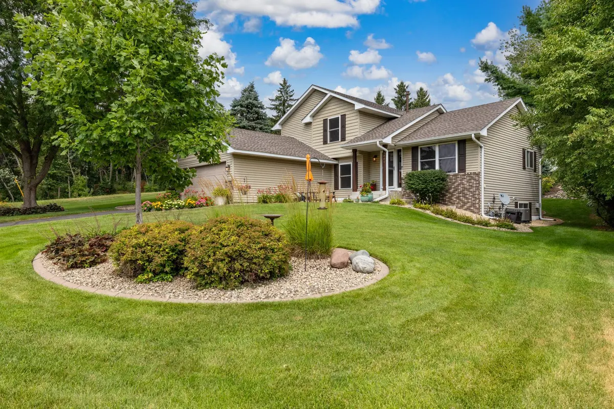 9005 Jensen AVE S, Cottage Grove, MN 55016