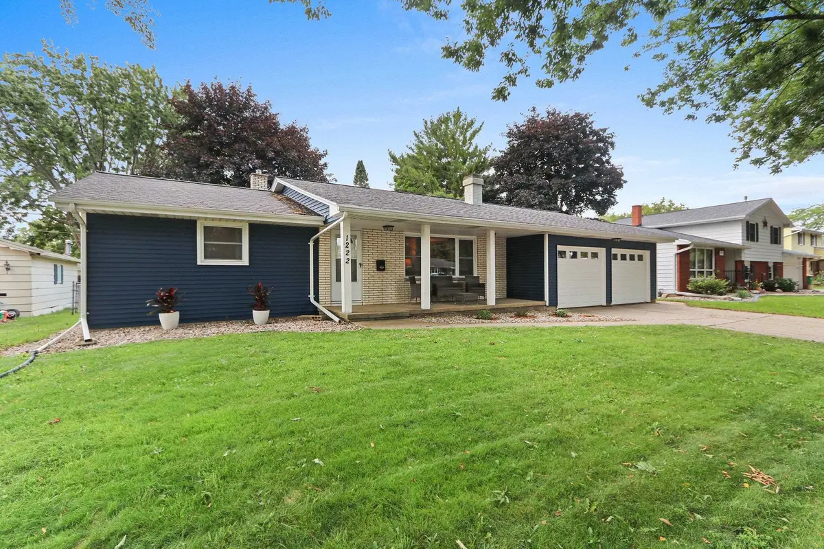 1222 ROYAL BLVD, Green Bay, WI 54303-4239