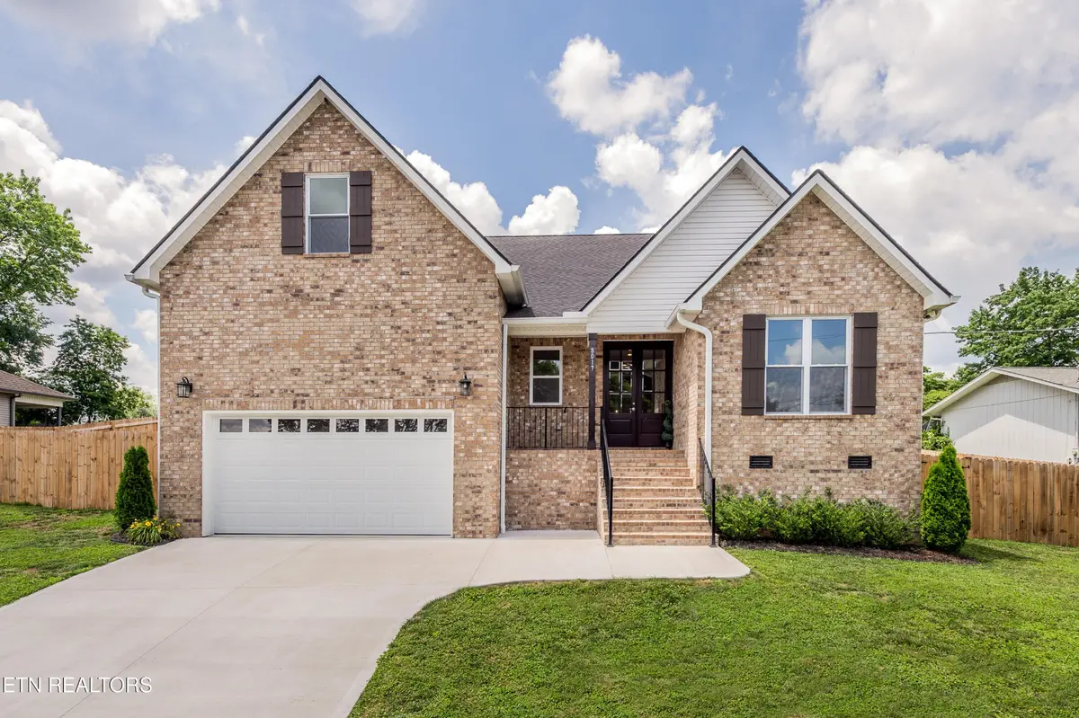 8017 Little Joe Rd, Powell, TN 37849