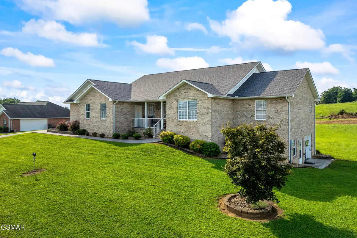 1429 Alum Cave Cove, Sevierville, TN 37862