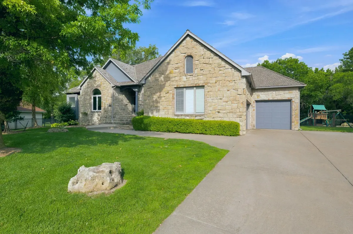 7 N Stagecoach, Wichita, KS 67230