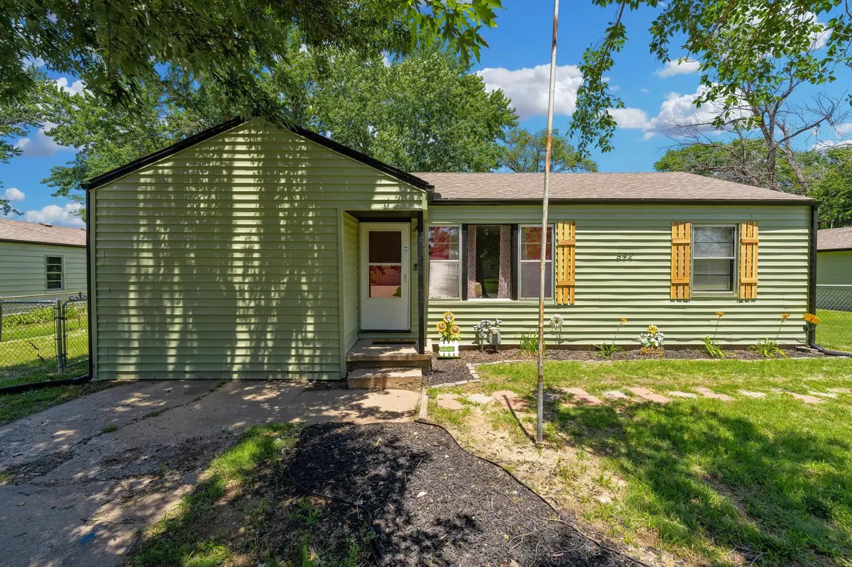 542 W Sunrise Dr, Wichita, KS 67217