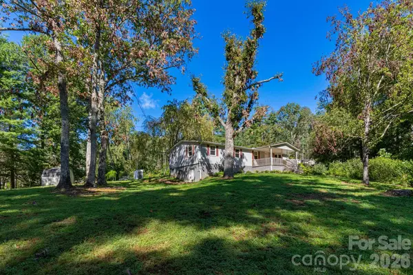38 Mountainberry LN, Fairview, NC 28730