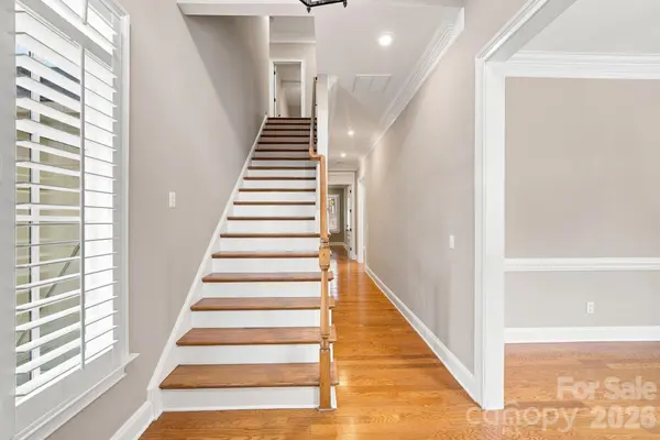 8813 Provence Village LN, Charlotte, NC 28226