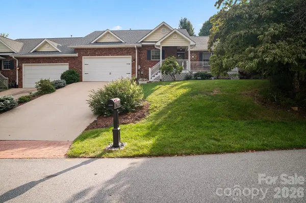 647 High Quarry RD, Hendersonville, NC 28791