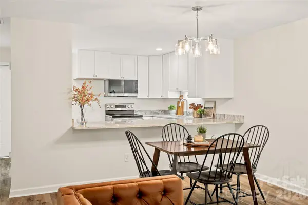 131 Colony DR, Arden, NC 28704