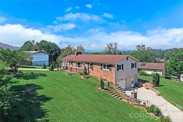 54 Terrace DR, Weaverville, NC 28787