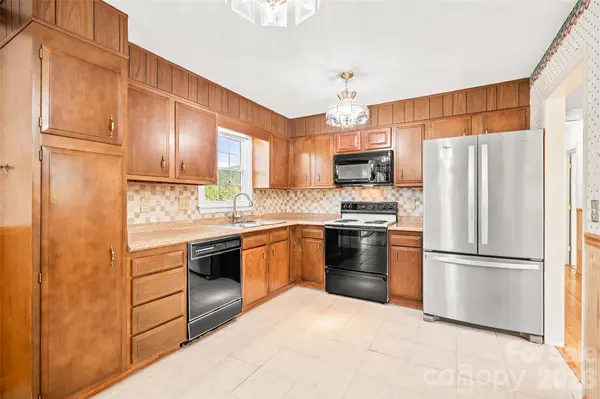 54 Terrace DR, Weaverville, NC 28787