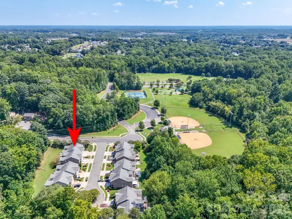 106 Sherman Oaks LN, Mooresville, NC 28115