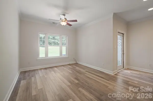 106 Sherman Oaks LN, Mooresville, NC 28115