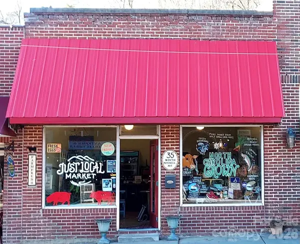 35 N Mitchell AVE N, Bakersville, NC 28705