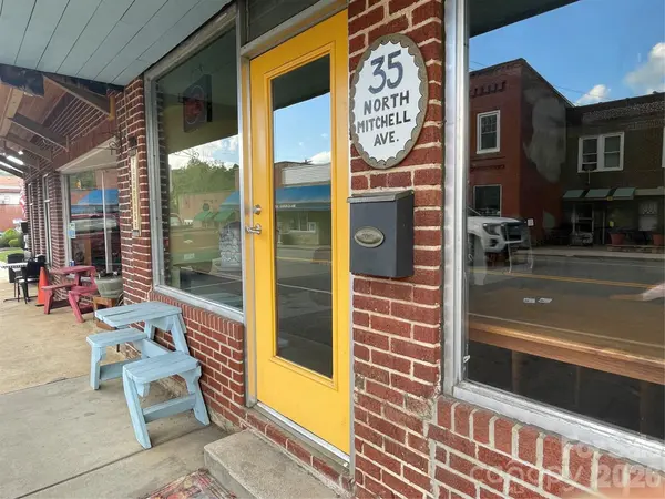 35 N Mitchell AVE N, Bakersville, NC 28705