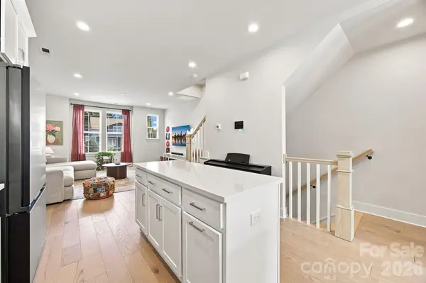 2303 Rozzelles Ferry RD, Charlotte, NC 28208