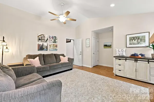 72 Sunny Meadows BLVD, Arden, NC 28704