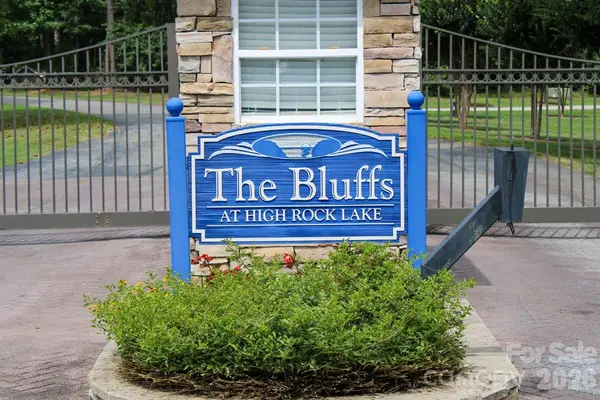 238 Bluff LN, Salisbury, NC 28146
