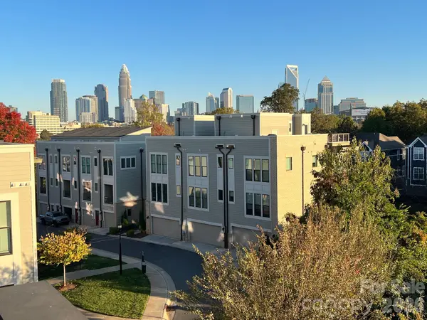 223 Uptown West DR, Charlotte, NC 28208