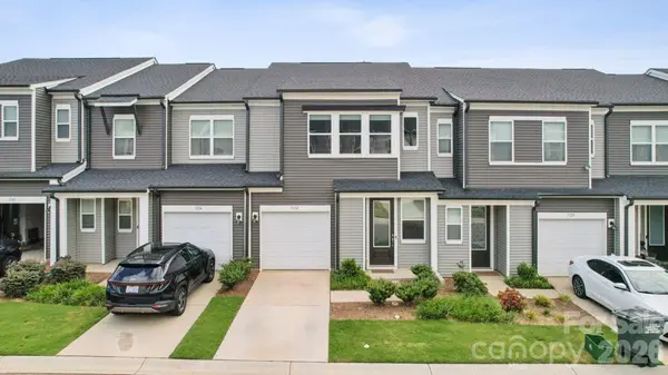 3132 Hutton Gardens LN, Charlotte, NC 28269