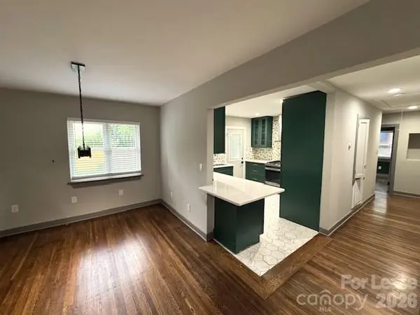 1527 Medford DR, Charlotte, NC 28205