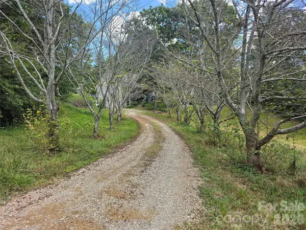 128 Lower Christ School RD, Fletcher, NC 28732