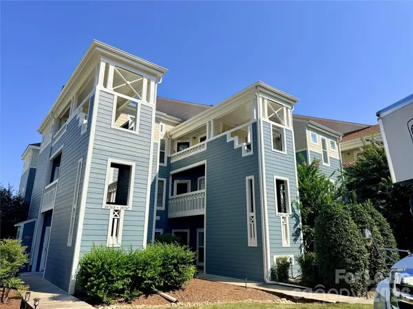 18771 Vineyard Point LN, Cornelius, NC 28031
