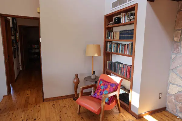 5707 Saddle Rock RD, Manhattan, KS 66503