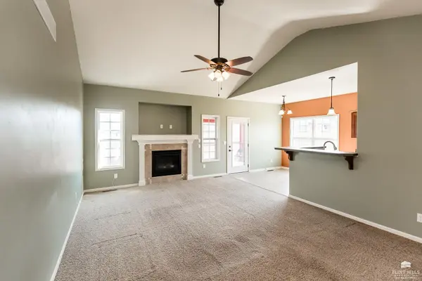 1919 Lydia LN, Junction City, KS 66441