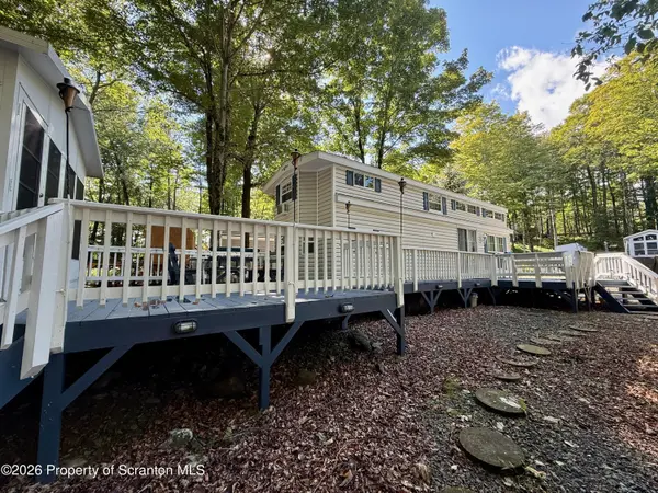 284 Tamarack TRL, Covington Twp, PA 18424