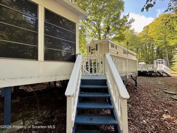 284 Tamarack TRL, Covington Twp, PA 18424