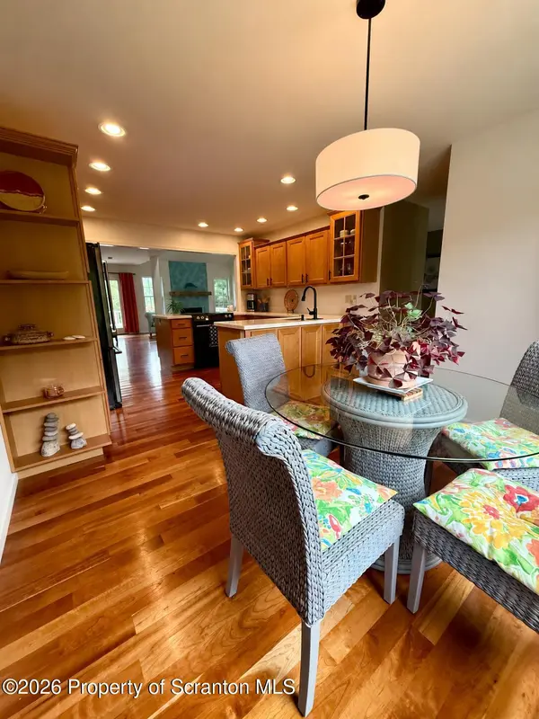 142 Grandview DR, Tunkhannock, PA 18657