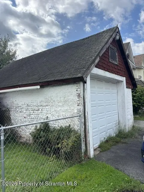 1035 Gunster AVE, Scranton, PA 18508