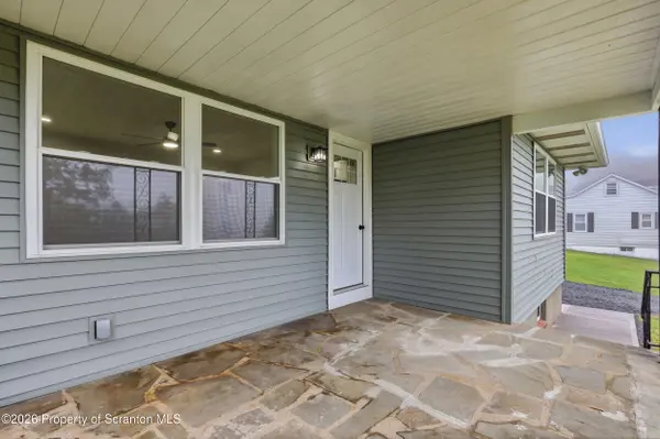 1198 W Mountain Lake DR, Bear Creek, PA 18702