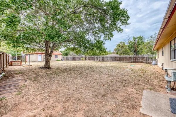 212 N River Oaks DR, Burnet, TX 78611