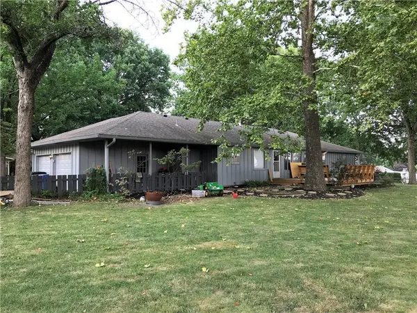812 NW Hearnes AVE, Blue Springs, MO 64015