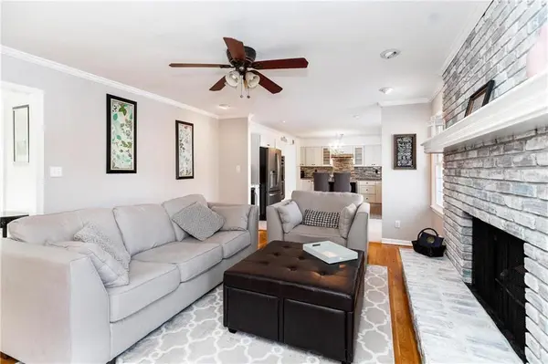 9600 W 104th TER, Overland Park, KS 66212