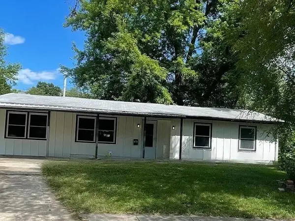 508 Tumbleweed PL, Belton, MO 64012