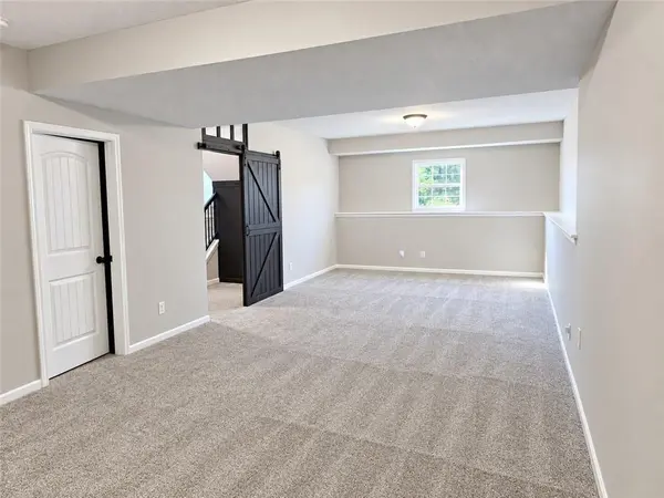 412 Duncan DR, Liberty, MO 64068
