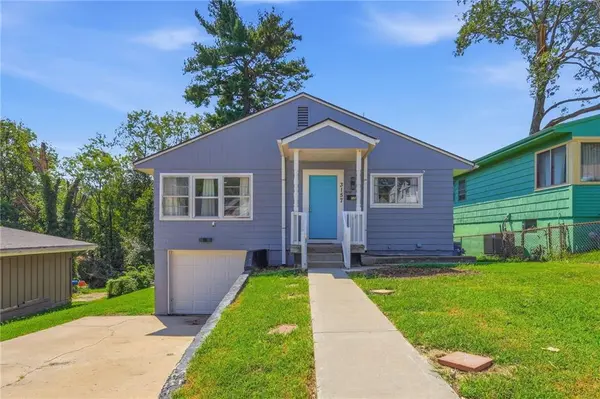 3157 Cleveland AVE, Kansas City, KS 66104