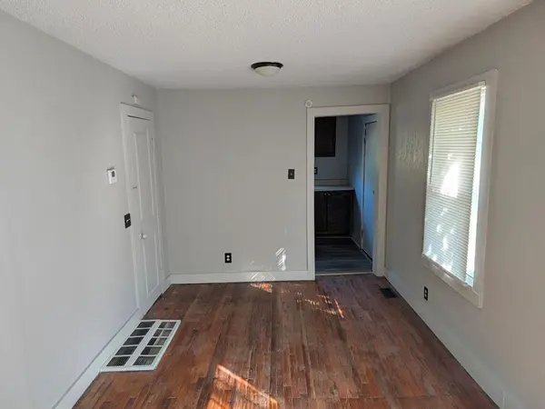 8704 Roberts AVE, Kansas City, MO 64125