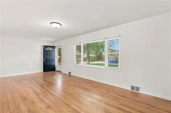 11109 Elmwood AVE, Kansas City, MO 64137