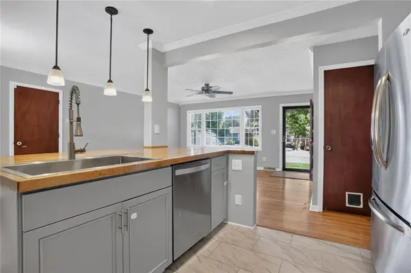 10006 W 91ST ST, Overland Park, KS 66212