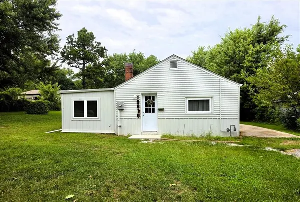 15812 E Independence AVE, Independence, MO 64050