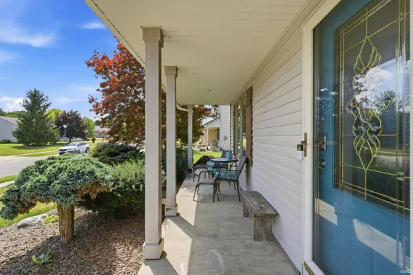 216 Old Bog RD, Avilla, IN 46710-9797
