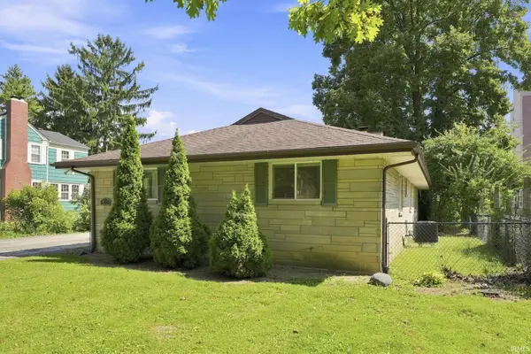912 N Warwick DR, Muncie, IN 47304