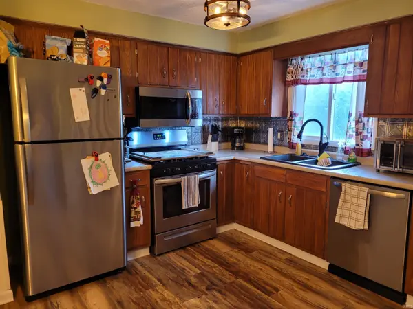 7532 Imperial Plaza DR, Fort Wayne, IN 46835
