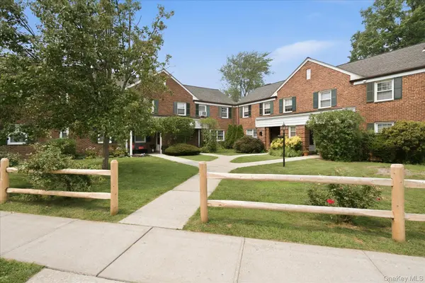 117 Robins RD #117, New Rochelle, NY 10801