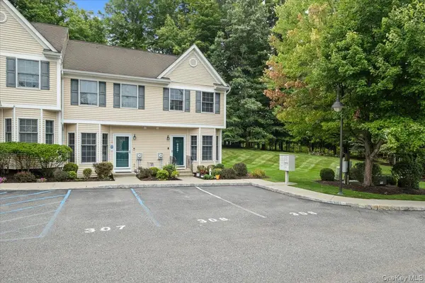 307 Alexandra CT, Carmel, NY 10512