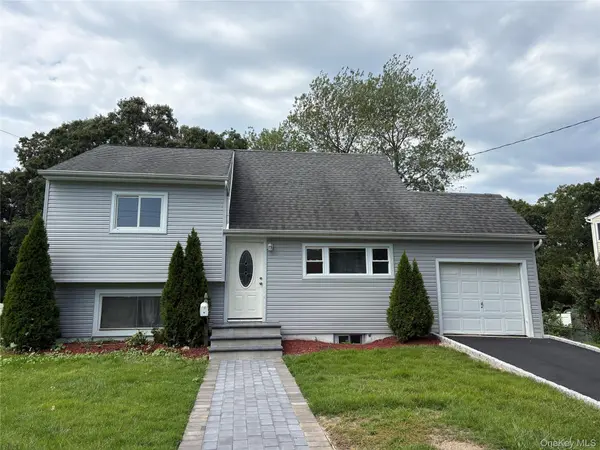 24 Carl ST, Ronkonkoma, NY 11779